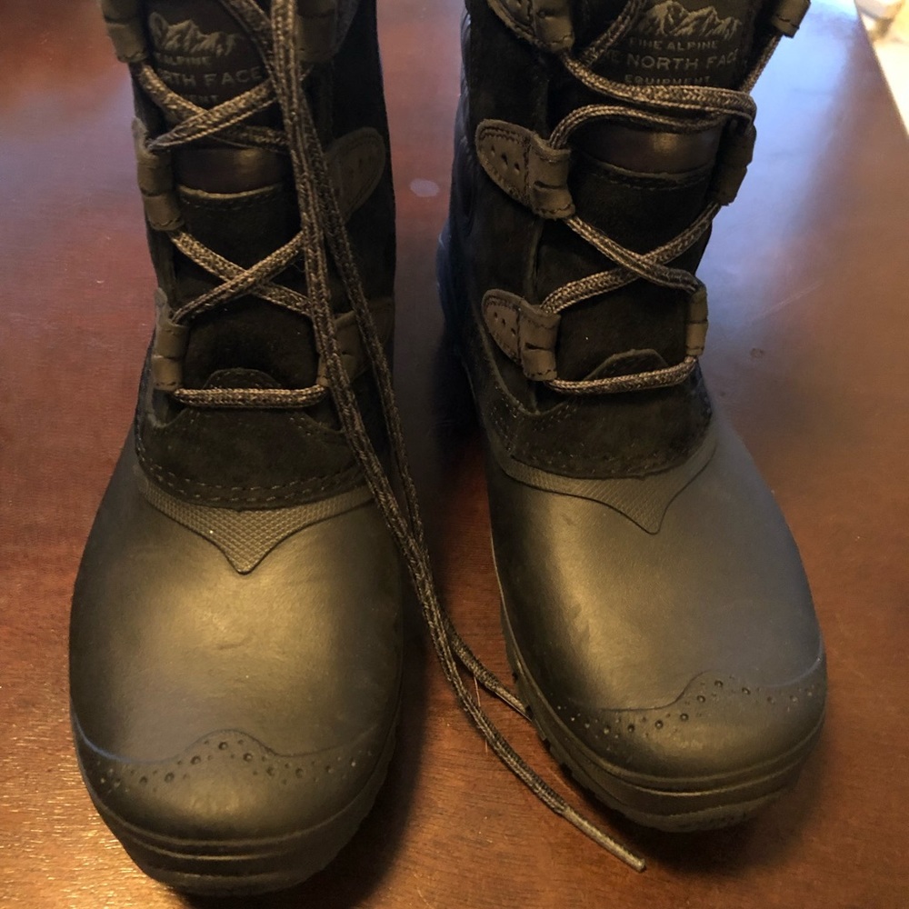 NorthFace Women’s boots